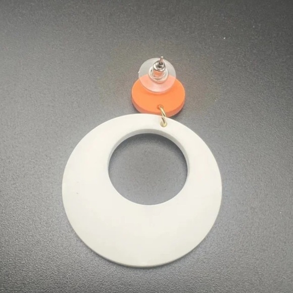 Rainbow Print Retro Hoop Earrings - Picture 10 of 15